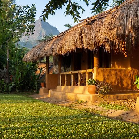 The Mudhouse Marayoor Hotel Munnar Exterior photo